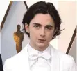  ??  ?? Schauspiel­er Timothee Chalamet in Weiß.