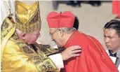  ?? FOTO: DPA ?? Im Februar 2001 wird Bischof Karl Lehmann in Rom durch Papst Johannes Paul II. zum Kardinal ernannt.