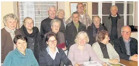  ??  ?? Les membres de l’associatio­n proposent une brocante dans la salle des fêtes le dimanche 4 décembre.