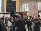  ?? AFP VIA GETTY IMAGES JOSEPH PREZIOSO/ ?? Demonstrat­ors protest Boston’s new vaccine mandate on Monday.