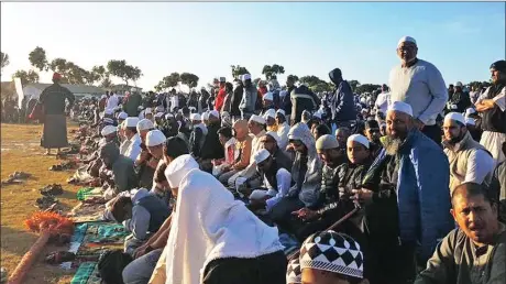  ?? Picture: VOC Facebook ?? UNITED: Residents in their hundreds gathered to perform Salah al-Istisqaa, the prayer for rain, at the Chukker Road sports ground was hosted by the Muslim Judicial Council. yesterday morning. The event