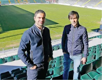  ??  ?? Rui Seabra, presidente da SDUQ, e Paulo Meneses, líder máximo do clube