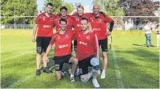  ?? FOTO: VEREIN ?? Der VfB sicherte sich in Neugablonz den Turniersie­g. Stehend (von links): Tobias Paul, Marc Gerhardt, David Ressel, Jens Krüger; kniend: Mario Müller, André Meier.