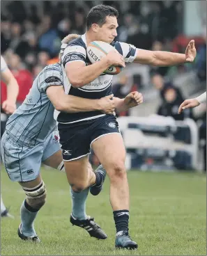  ?? PICTURE: ANDREW VARLEY ?? KEY PLAYER: Pete Lucock on the attack against London Scottish at Ilkley.