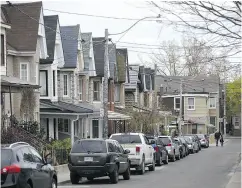  ?? COLE BURSTON / BLOOMBERG NEWS ?? National real estate numbers, although heavily influenced by Toronto, may be getting a boost from hot summer markets in Montreal and Ottawa- Gatineau.