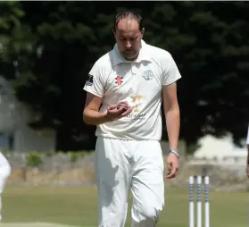  ??  ?? Jamie Wakefield was the only player to hit the stumps as Rockhampto­n beat Ynystawe in a bowl-off after rain ruined the Voneus Village Cup tie