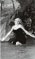  ?? Foto: dpa ?? Vorbild für die deutsche Touristin war womöglich das Bad von Anita Ekberg im Filmklassi­ker „La dolce vita“.