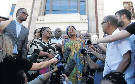  ?? /ESA ALEXANDER ?? Speaker of the National Assembly Baleka Mbete and National Council of Provinces chair Thandi Modise announce the postponeme­nt on Tuesday of the State of the Nation Address.