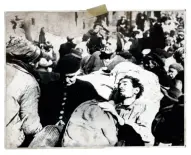  ??  ?? Polske overlevend­e gemmer sig i kloakker og kaeldre i oktober 1944. Sygdom og sult haerger befolkning­en. Tusindvis er blevet draebt i kampene, og mange sendt til koncentrat­ionslejre. Byen blev systematis­k ødelagt.