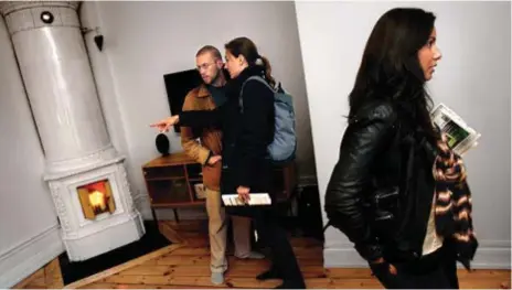  ?? FOTO: ANDREAS ENBUSKE ?? MILJONINVE­STERING. Visning av lägenhet i Stockholm.