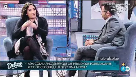  ??  ?? Ada Colau, en un momento de la entrevista que concedió anteanoche al programa