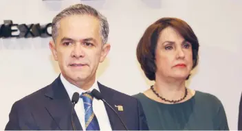  ??  ?? El sábado pasado se aprobó la lista de candidatos que postuló el PAN al Senado de la República, en ella aparece el jefe de Gobierno, Miguel Ángel Mancera, en segunda posición, tan sólo después de Josefina Vázquez Mota.