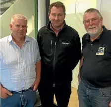  ?? BRAD MARKHAM ?? Mike Green, Simon Sanky and Donald McIntyre at a farming industry meeting about drought planning.