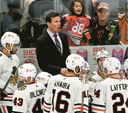  ?? ALEX GALLARDO/AP ?? Blackhawks coach Luke Richardson gives instructio­ns Saturday vs. the Ducks in Anaheim, California.