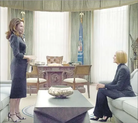  ?? David Giesbrecht Netf lix ?? WEALTHY CORPORATE power broker Annette Shepherd (Diane Lane), left, and President Claire Underwood (Robin Wright) in Season 6 of “House of Cards.”