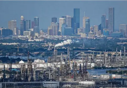  ?? Michael Ciaglo / Staff file photo ?? Plans for a sprawling carbon storage hub near Houston have sparked interest among 11 companies including Exxon Mobil, Chevron, Dow Chemical and Calpine. So far, none of the projects has a green light to begin constructi­on.