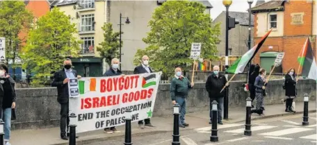  ??  ?? The vigil for Palestine held at Hyde Bridge in Sligo on Saturday.