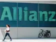  ?? Foto: Andreas Gebert, dpa ?? Die Allianz will in Deutschlan­d 700 Stel len streichen.