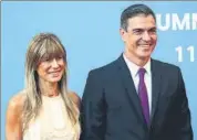  ?? } REUTERS ?? Spanish Prime Minister Pedro Sanchez (right) and his wife Begona Gomez in Vilnius, Lithuania on July 11, 2023.
{