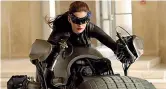  ??  ?? Le altre
Anne Hathaway L’ultima a vestire i panni dell’eroina in «Il cavaliere oscuro - Il ritorno» del 2012