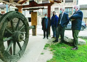  ?? CONCHA ORTEGA/ICAL ?? El vicepresid­ente Igea visita la localidad soriana de Molinos de Duero