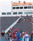  ?? FOTO: KYODO/DPA ?? In so manchen Wettbewerb­en wie hier beim Snowboard blieben auch bei der Entscheidu­ng um die Medaillen viele Plätze leer.