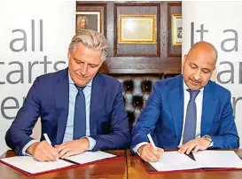  ?? ?? The agreement between Sohar Port and Freezon and Internatio­nal Fender Providers was signed during the Internatio­nal Energy Week in London