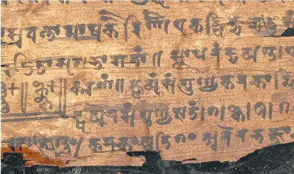  ??  ?? Ausschnitt aus dem Bakhshali-Manuskript: Der Punkt in der untersten Zeile stellt eine Null dar. Die Handschrif­t konnte nun auf das zweite bis vierte Jahrhunder­t datiert werden.