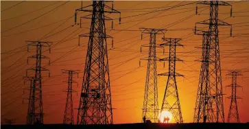  ??  ?? La domanda di elettricit­à.
Consumi elettrici in Italia in calo del 7% a luglio
REUTERS