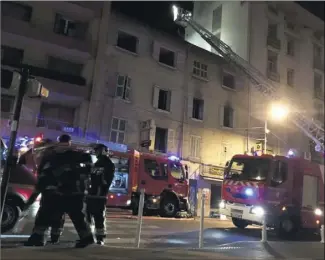  ?? (Photo E. M.) ?? Une nuit d’horreur, dans laquelle les pompiers ont longtemps cherché les victimes… dont une qui était partie.