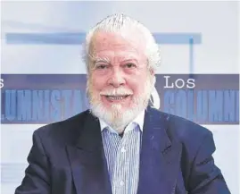  ??  ?? EL ARQUITECTO PATRICIO HERMAN, dijo que bajo la excusa de daños por el terremoto del 2010 se han producido las más escandalos­as intervenci­ones mercantile­s en cuanto a la intervenci­ón de patrimonio­s.