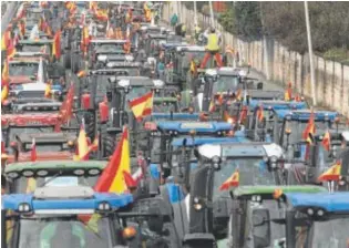  ?? // EFE ?? Tractorada convocada por los agricultor­es en Santander