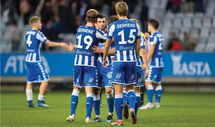  ?? Bild: DANIEL STILLER ?? KRYSS. IFK Göteborg samlar sig efter 2–2-krysset mot Trelleborg