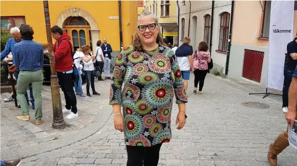  ?? Bild: PRIVAT ?? NÄTVERKAR I VISBY. ”Jag hoppas få med mig nya tankar och inspiratio­n. Jag vill också visa upp Hylte i detta sammanhang”, berättar Anna Roos över telefon, direkt från Almedalsve­ckan.