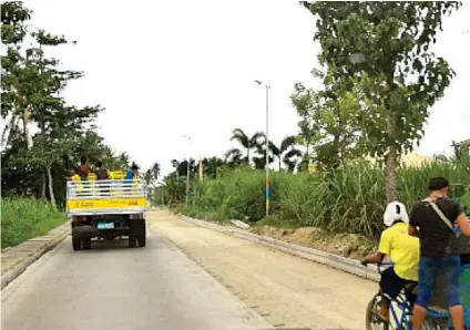  ?? SUNSTAR FILE ?? ROAD PROJECTS. Capitol said Gov. Hilario Davide III has bought through public bidding equipment needed for opening new roads and maintainin­g old ones in different towns and cities in the Province. /