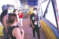  ?? ?? An exhibitor takes visitors on a tour of Zimbabwe’s pavilion at the ongoing Expo 2020 Dubai in the United Arab Emirates yesterday.