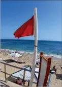  ?? ?? Bandeira vermelha na praia