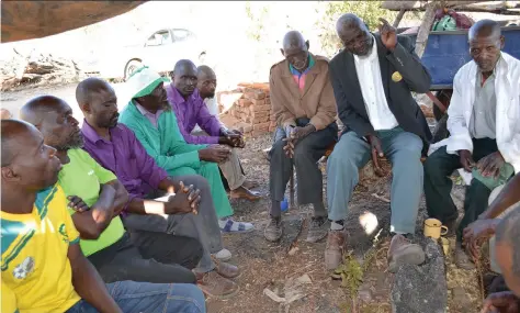  ?? — Picture by Tinai Nyadzayo ?? Relatives gathered in Buhera at the funeral wake of the shot student, Tatenda