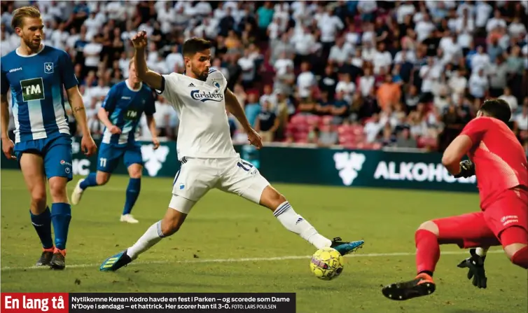  ?? FOTO: LARS POULSEN ?? Nytilkomne Kenan Kodro havde en fest i Parken – og scorede som Dame N’Doye i søndags – et hattrick. Her scorer han til 3-0.