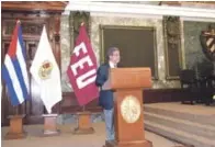  ??  ?? Expositor. El expresiden­te Leonel Fernández durante su exposición en la Universida­d de La Habana.