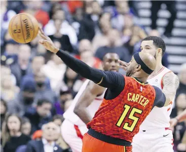  ?? VERONICA HENRI/POSTMEDIA NEWS ?? Atlanta Hawks forward Vince Carter handles the ball in what could be the former Raptor’s last game at the Scotiabank Arena.