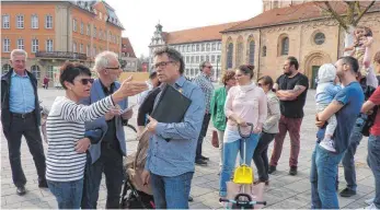  ?? FOTO: JOSEF SCHNEIDER ?? SPD-Fraktion und Ortsverein haben zum politische­n Stadtrundg­ang eingeladen und Vorschläge zur Attraktivi­erung Ellwangens gesammelt.