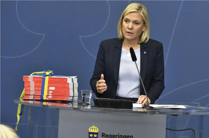  ?? Bild: CLAUDIO BRESCIANI/TT ?? MILJARDSAT­SNINGAR. Finansmini­ster Magdalena Andersson presentera­de årets budget som innehåller stora satsningar. Barnfamilj­er och pensionäre­r är de största vinnarna i årets budget.