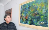  ?? Gustavo Carneiro ?? Juan Godoy também utiliza o automatism­o psíquico nas suas pinturas: “Quando começo uma obra, termino em no máximo cinco minutos”