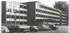  ??  ?? Das Kreishaus an der Meerstraße wurde 1962 gebaut und ab 1984 als zweiter Standort des Rathauses (Neues Rathaus) genutzt.