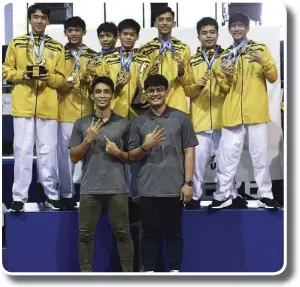  ?? ?? UST taekwondo jins at the winners’ podium