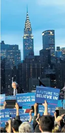  ??  ?? Die Jugend konnte zuletzt nur Bernie Sanders (Bild: in New York) für Politik begeistern.