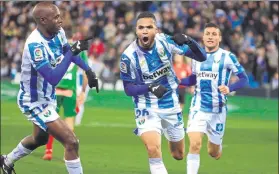  ?? FOTO: EFE ?? En-Nesyri, celebrando su gol El ‘Lega’ logró un valioso triunfo que lo saca del descenso