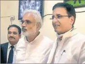  ?? HT PHOTO ?? Senior Congress leader Randeep Singh Surjewala and former MP Jai Prakash during a press conference in Kaithal on Saturday.