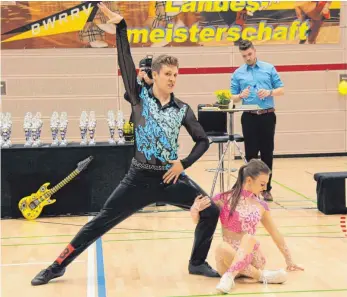  ?? SZ-FOTO: KÖ ?? Anja Gentner und Christian Gartmeier gewannen bei den Landesmeis­terschafte­n im Rock’n’Roll in der neuen Sporthalle in Ehingen.